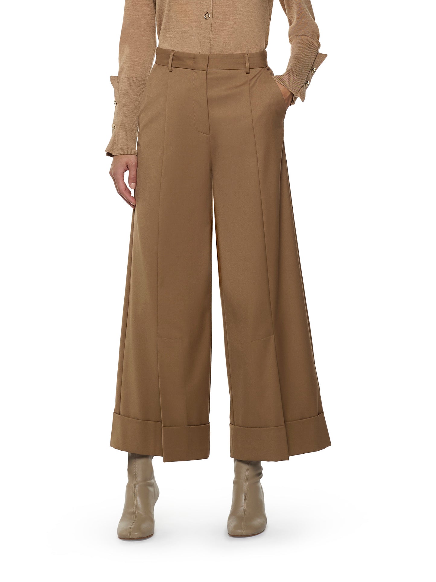 Comfortable tailored cropped pants with cuff