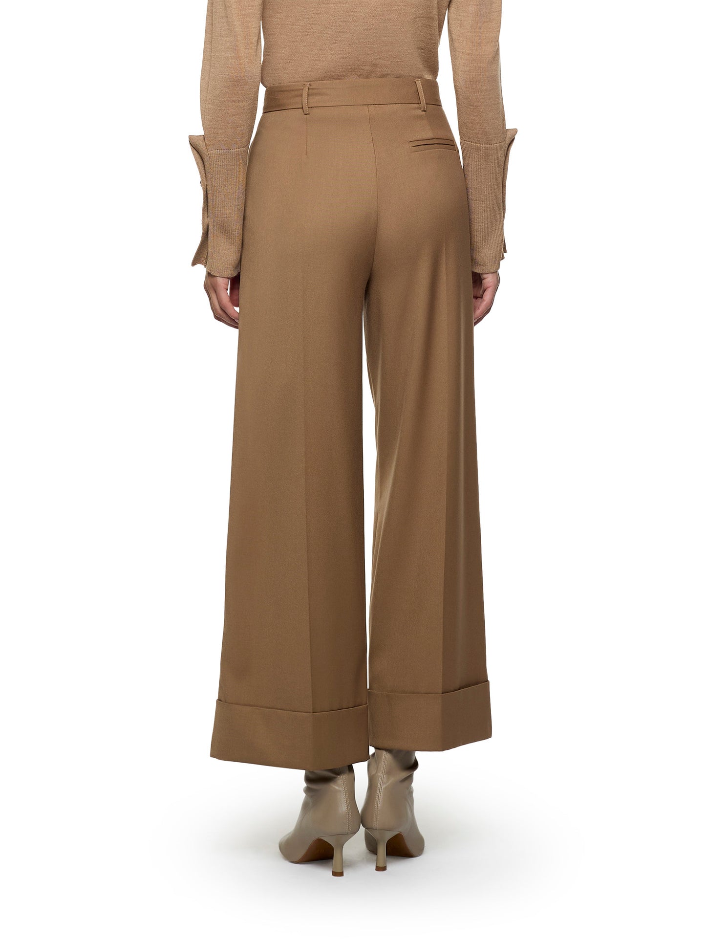 Comfortable tailored cropped pants with cuff