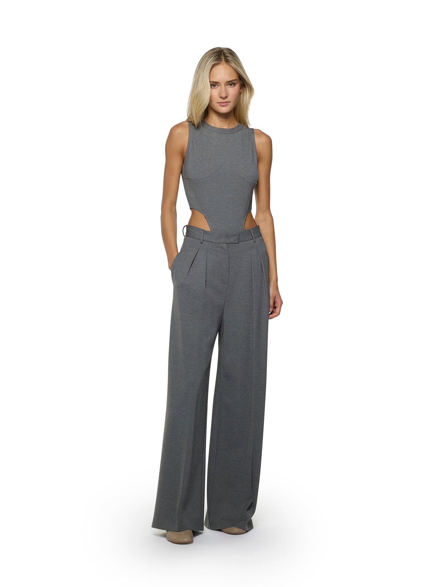 Wide pants in Milano stitch with pleats and belt loops