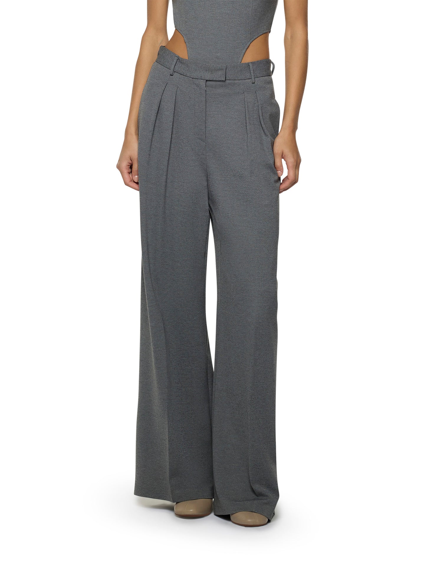 Wide pants in Milano stitch with pleats and belt loops
