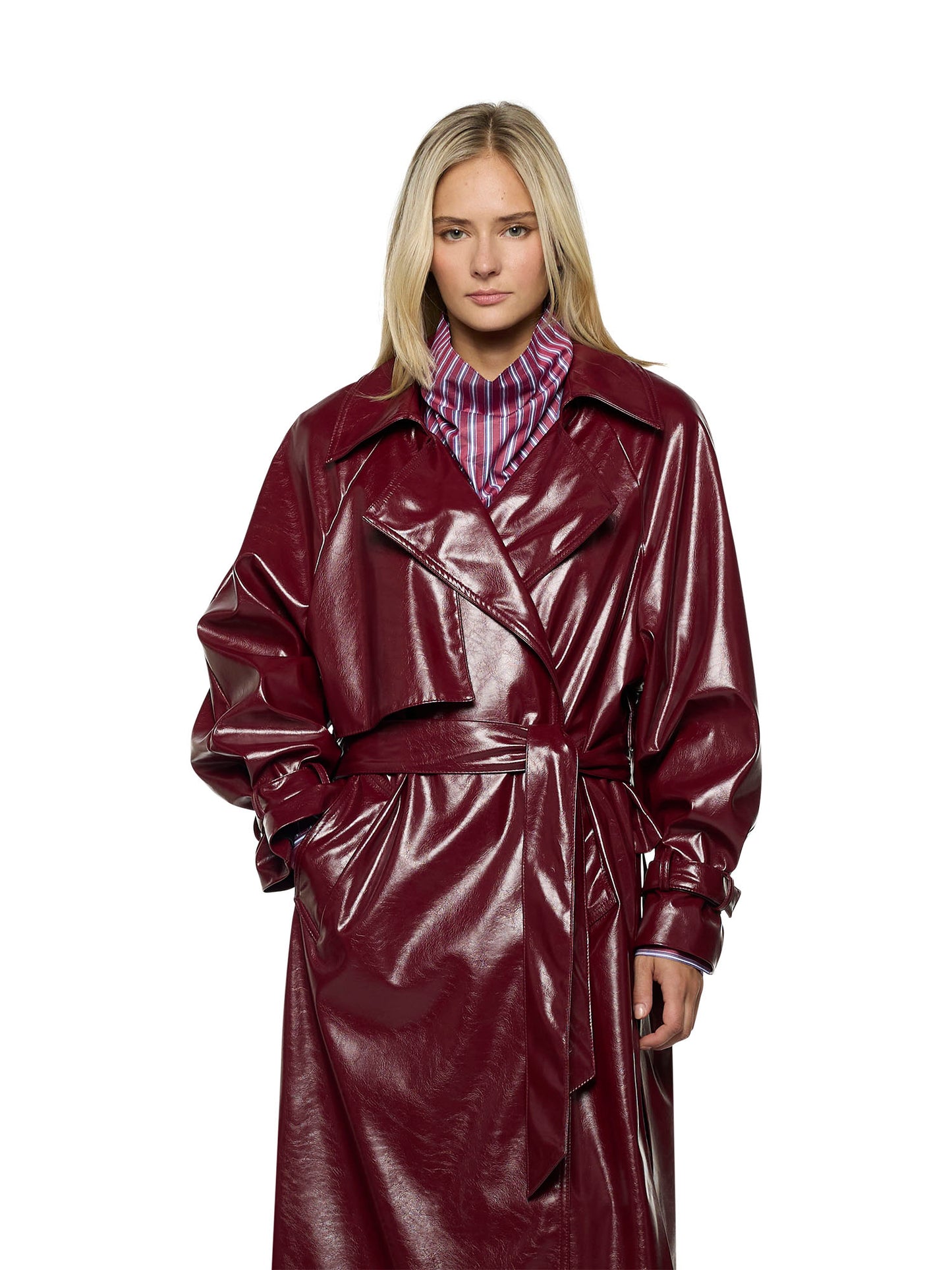 Trench in shiny vegan leather