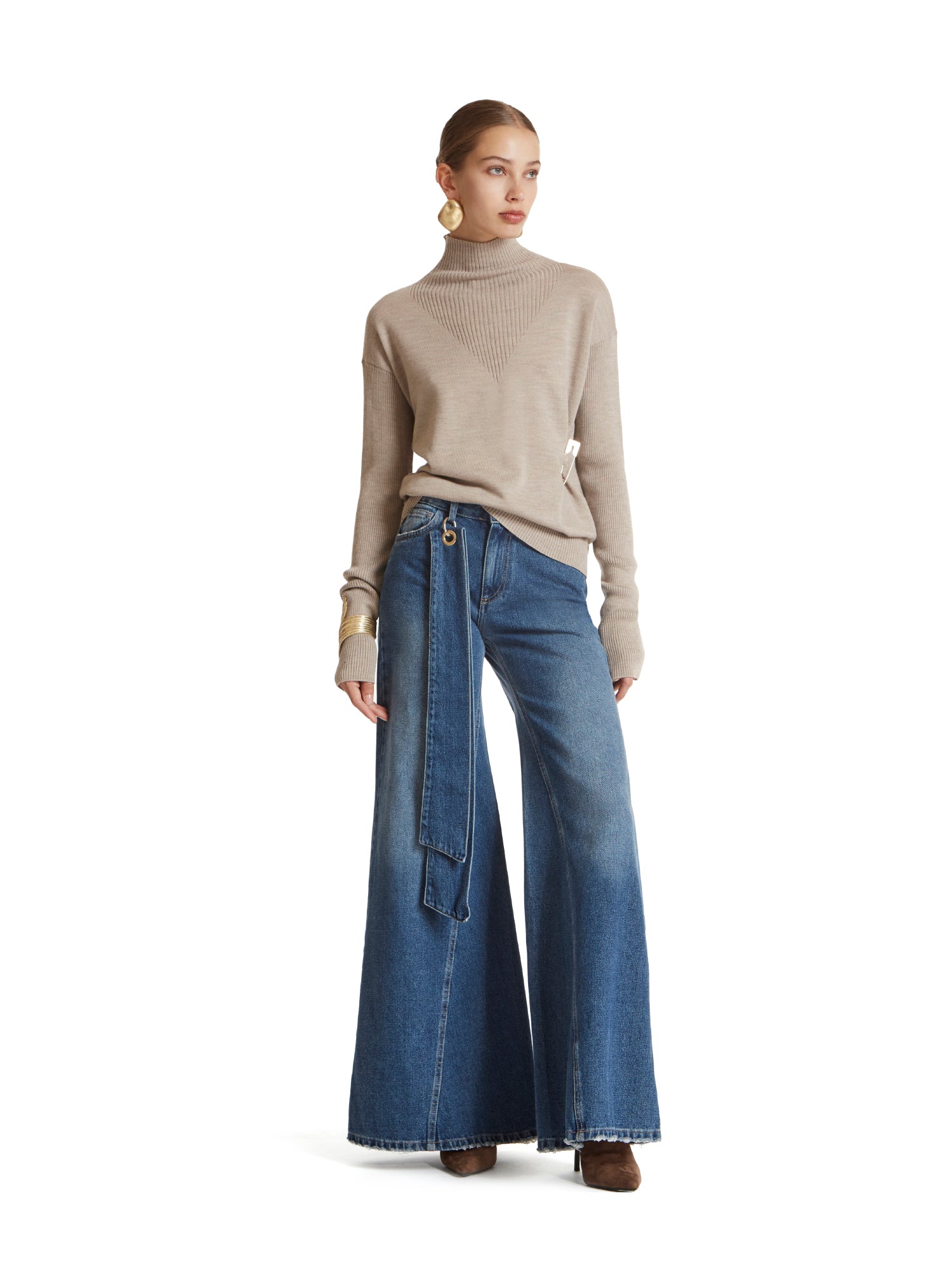 Maglia collo alto con spillone