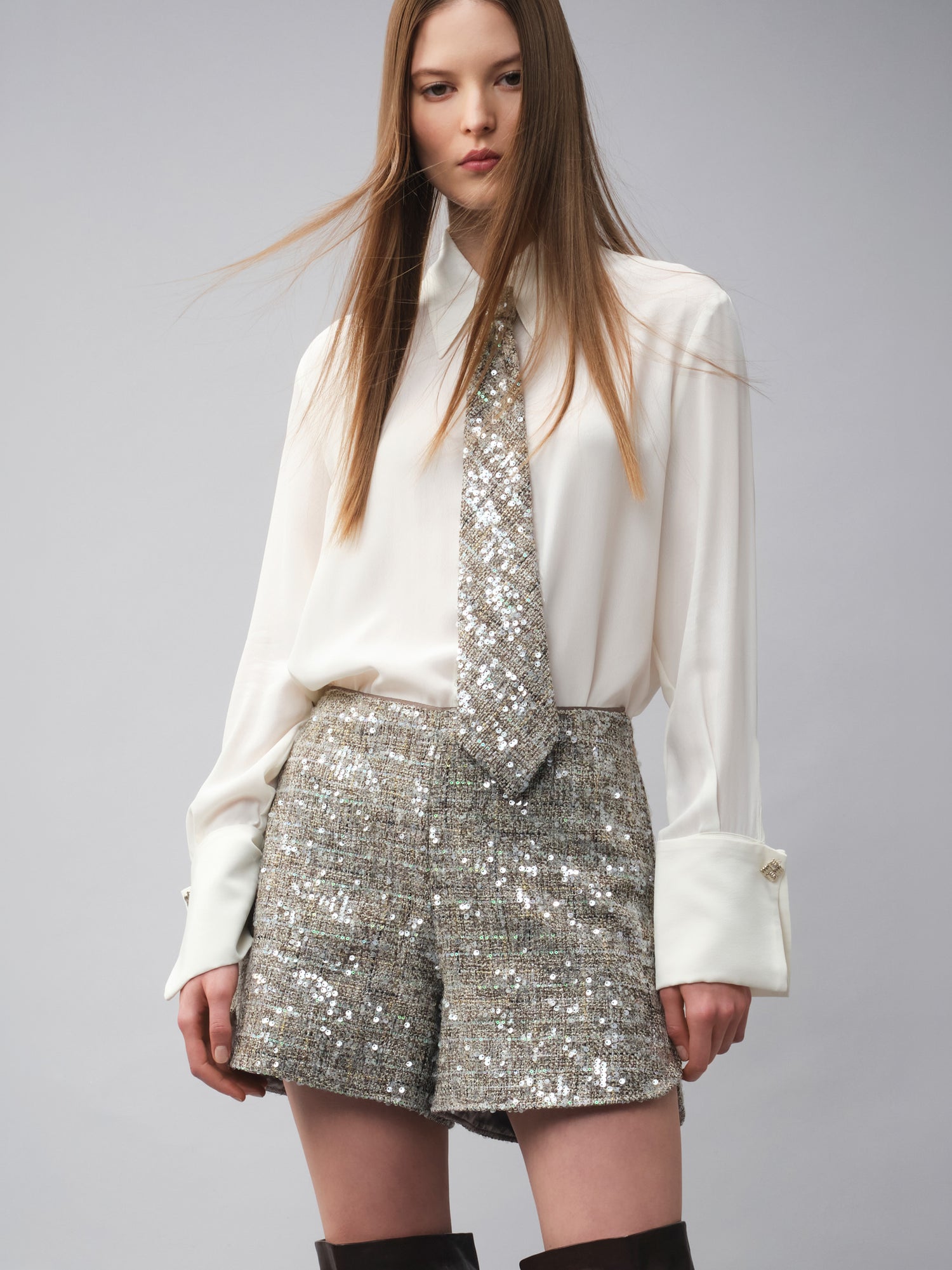Camicia in viscosa di seta con cravatta Chanel