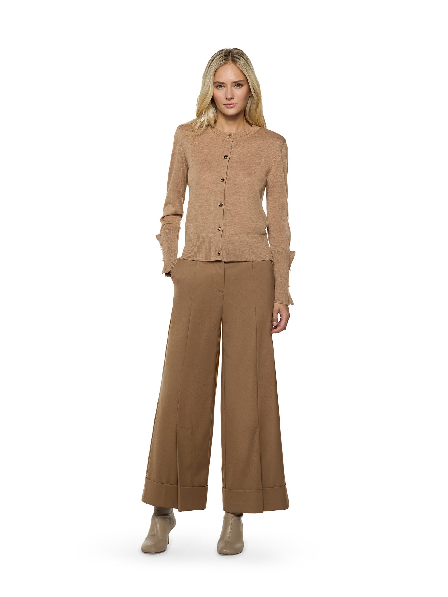 Comfortable tailored cropped pants with cuff