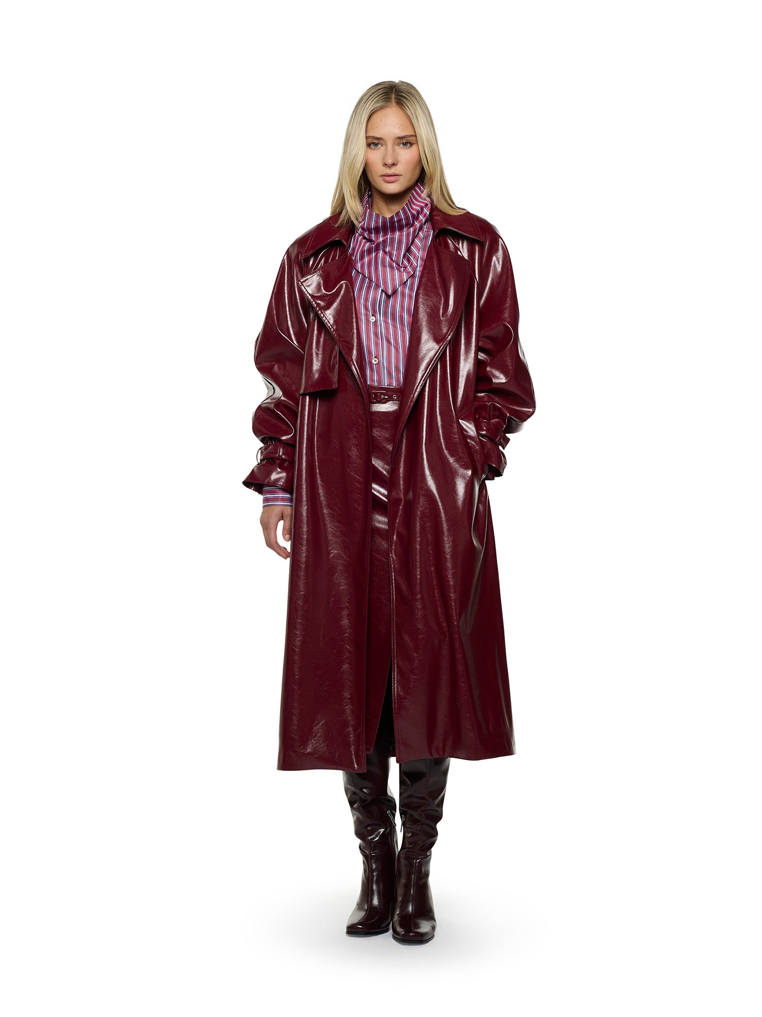 Trench in shiny vegan leather