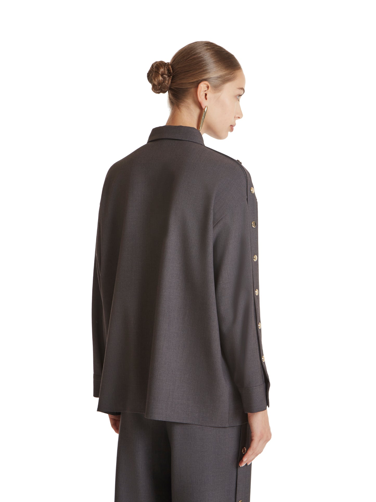 Shirt with snap buttons in transition fabric