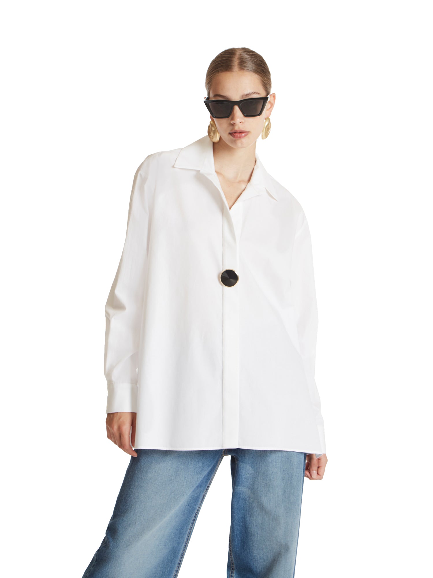 Solid poplin shirt with oversized button