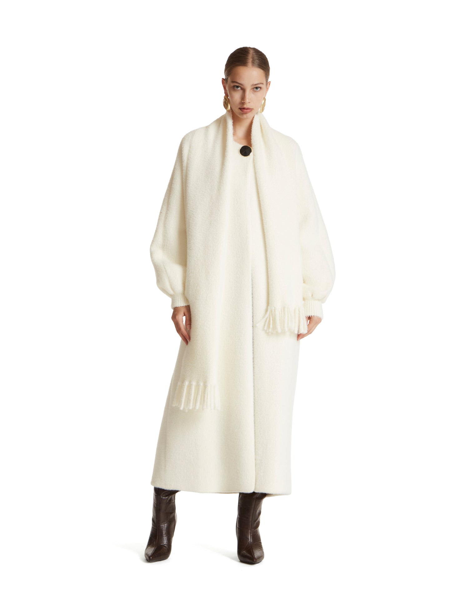 Knitted coat with scarf and oversized button