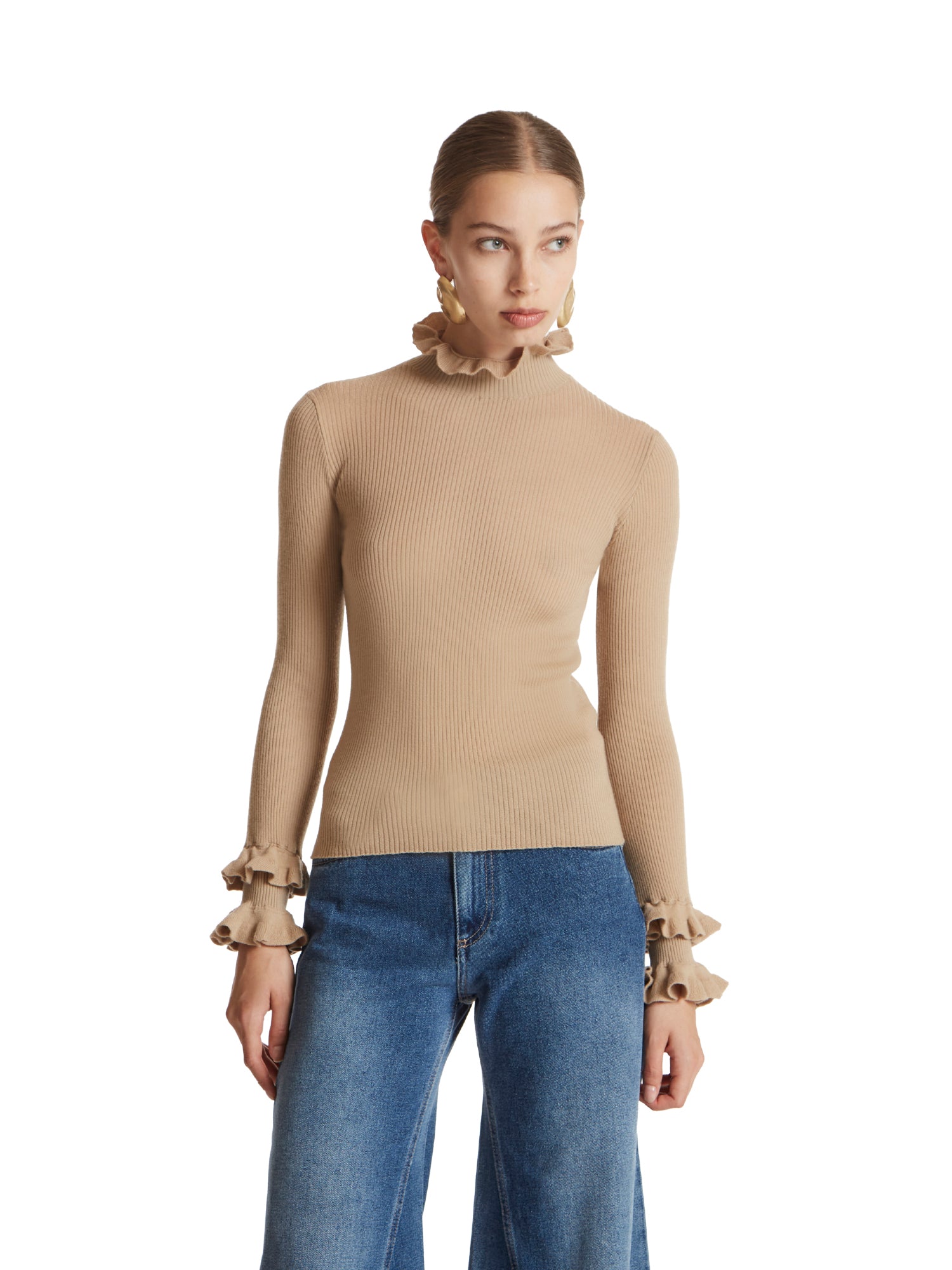 Sweater with ruffled collar
