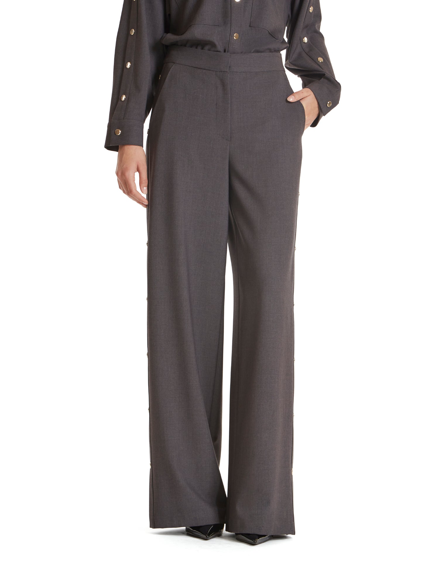 Wide-leg trousers with snap buttons in transition fabric