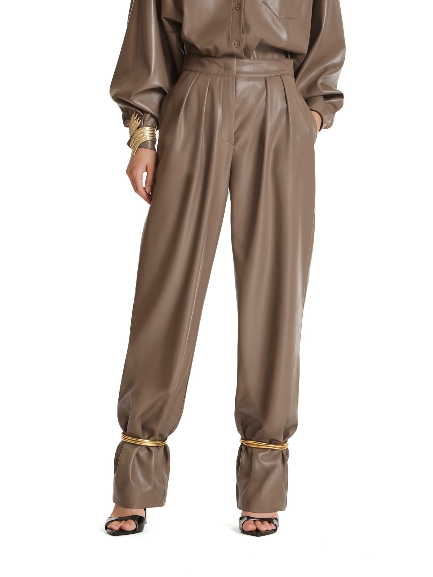 Double-pleated trousers with snake-style cuffs