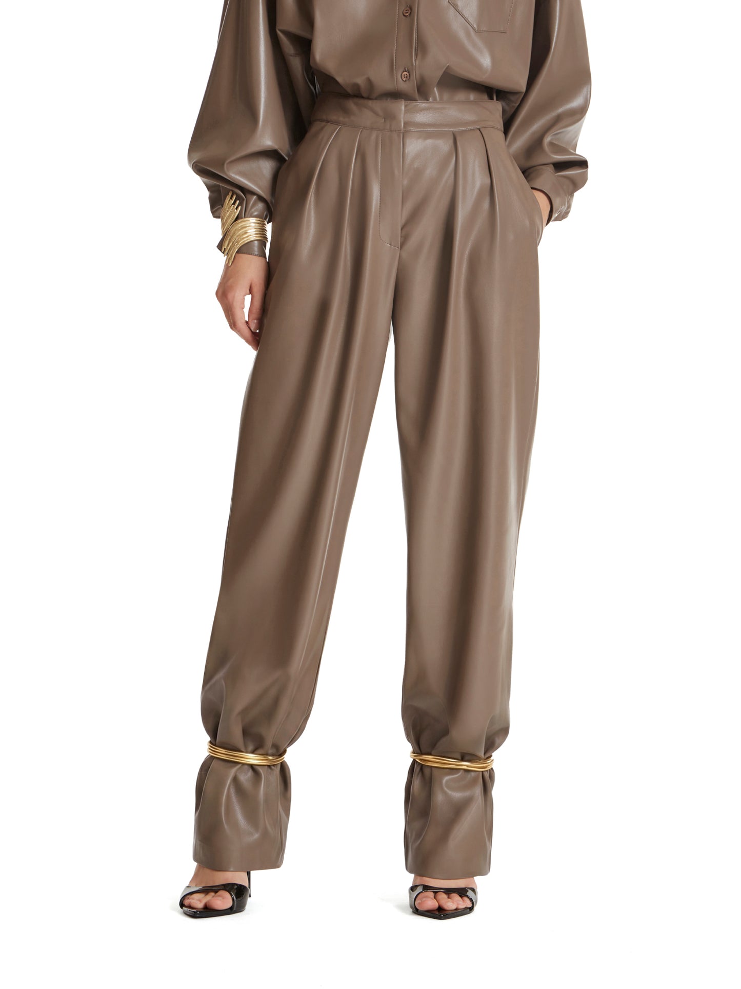 Double-pleated trousers with snake-style cuffs