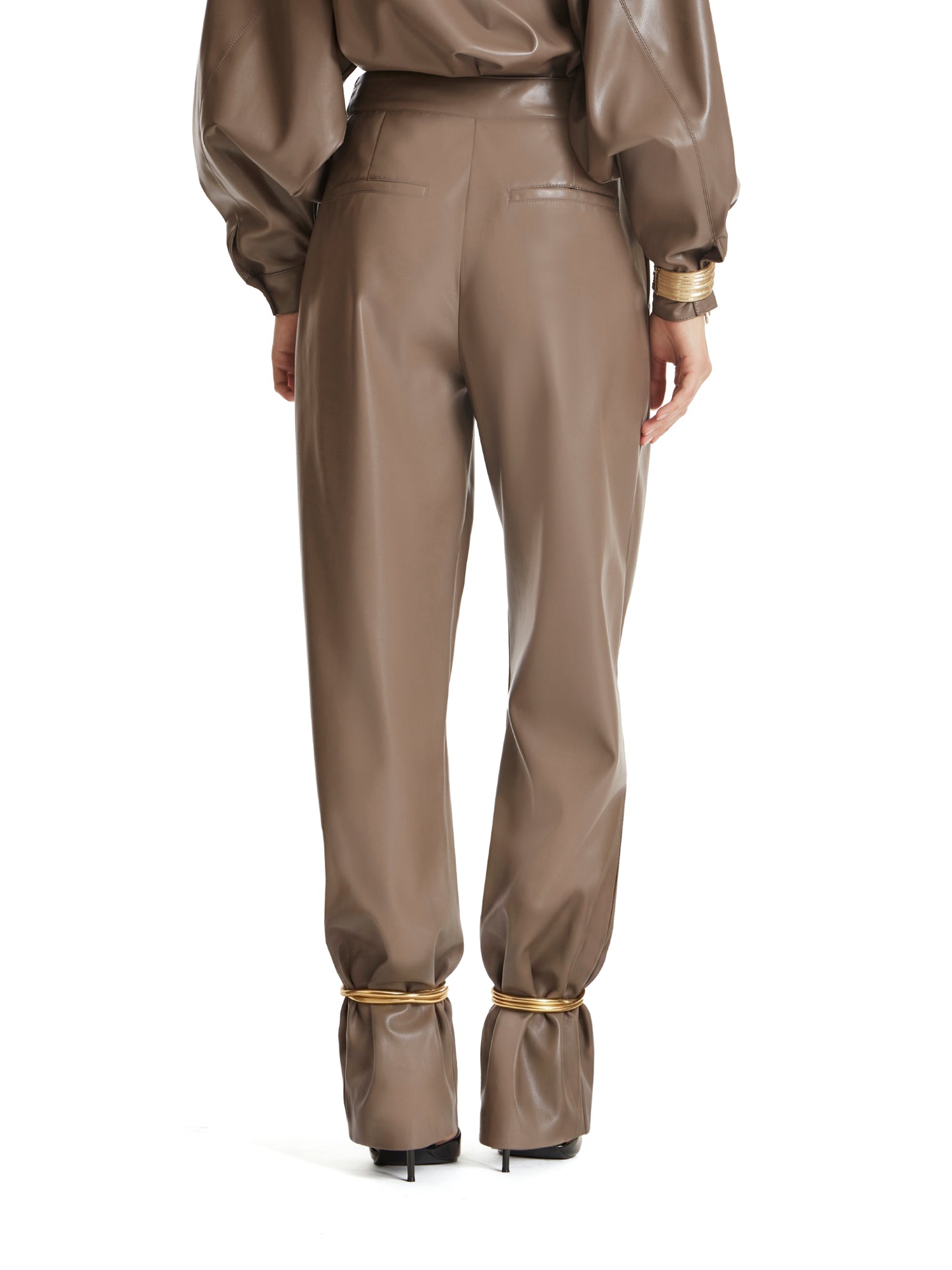 Double-pleated trousers with snake-style cuffs
