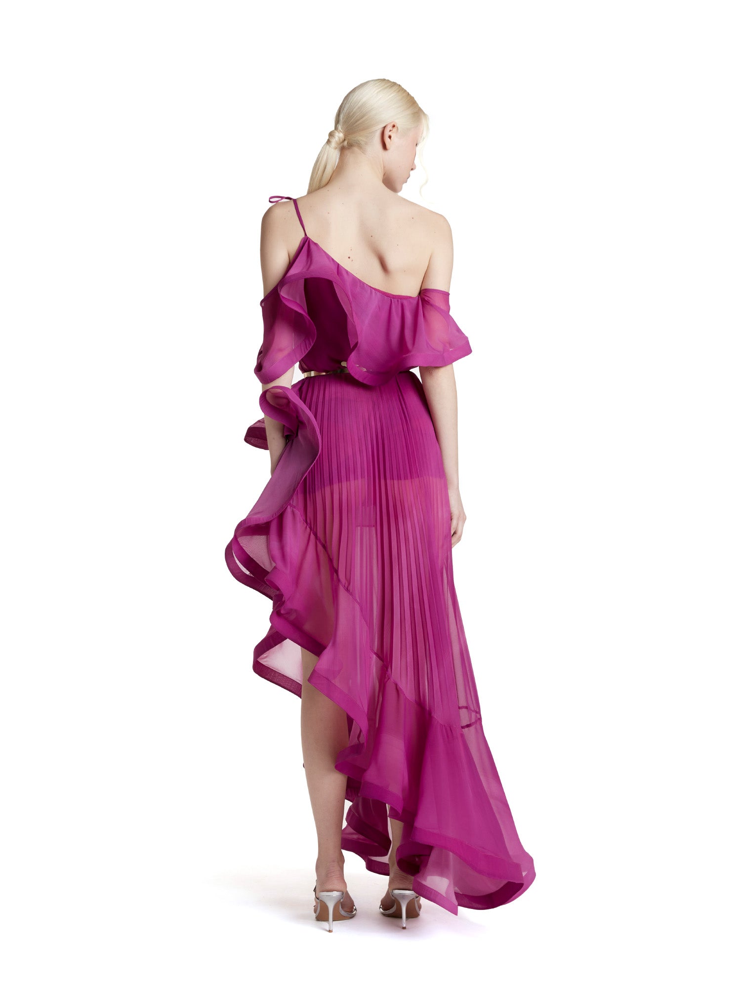 Abito lungo con volant