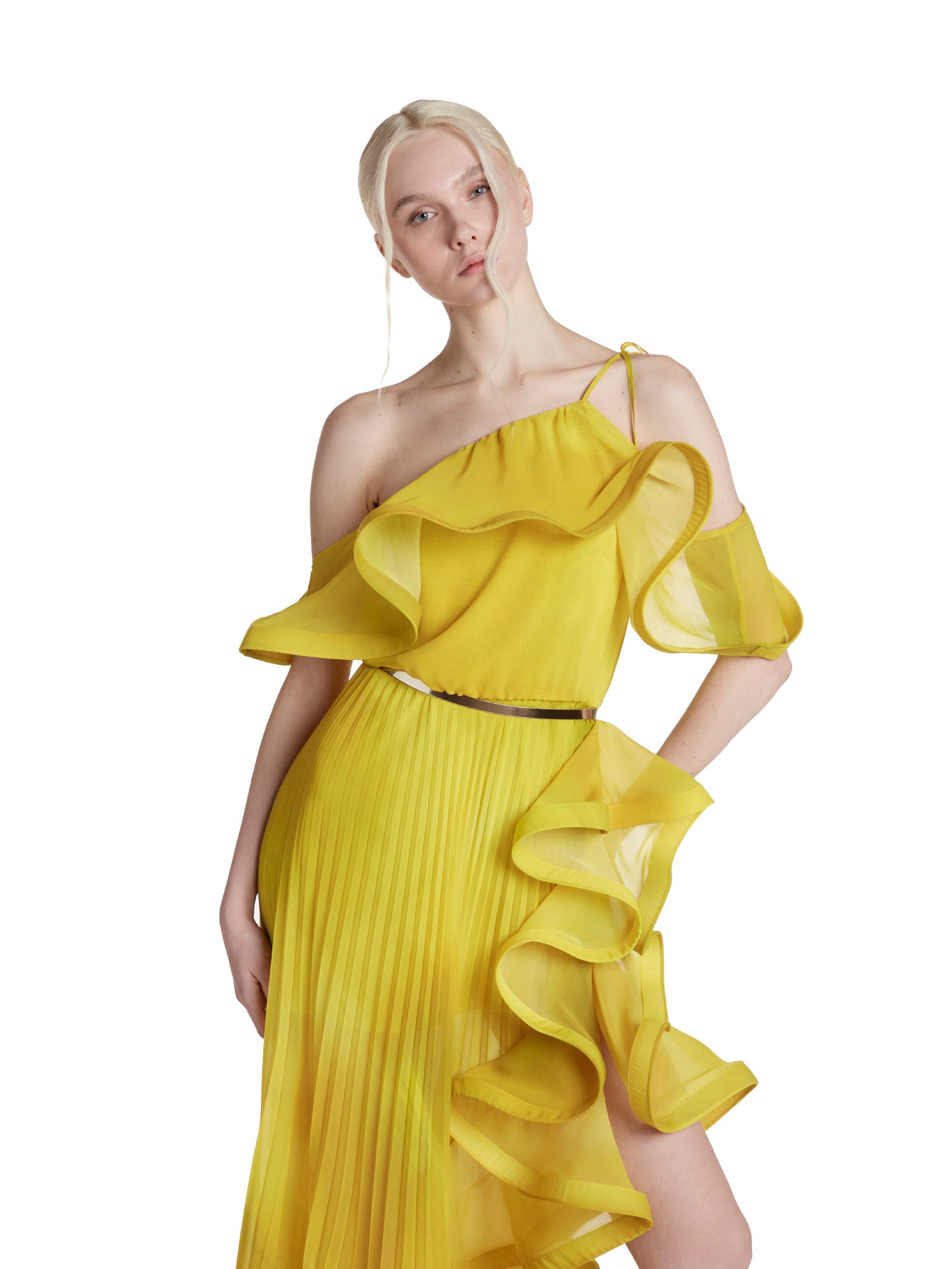 Abito lungo con volant