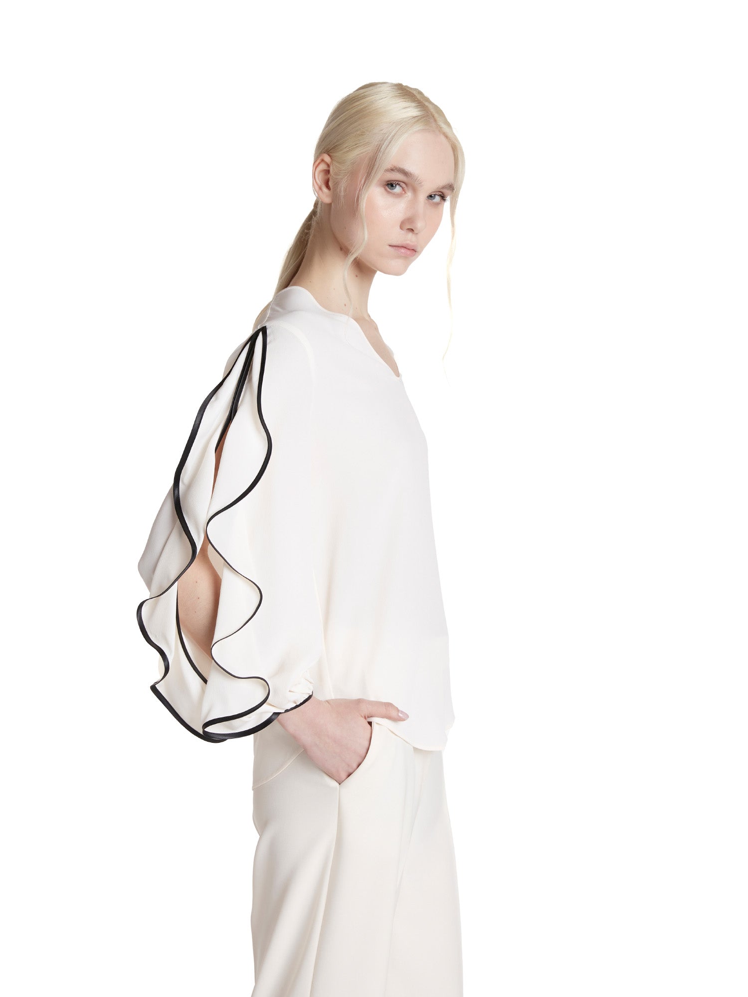 Blouse with ruffle sleeves