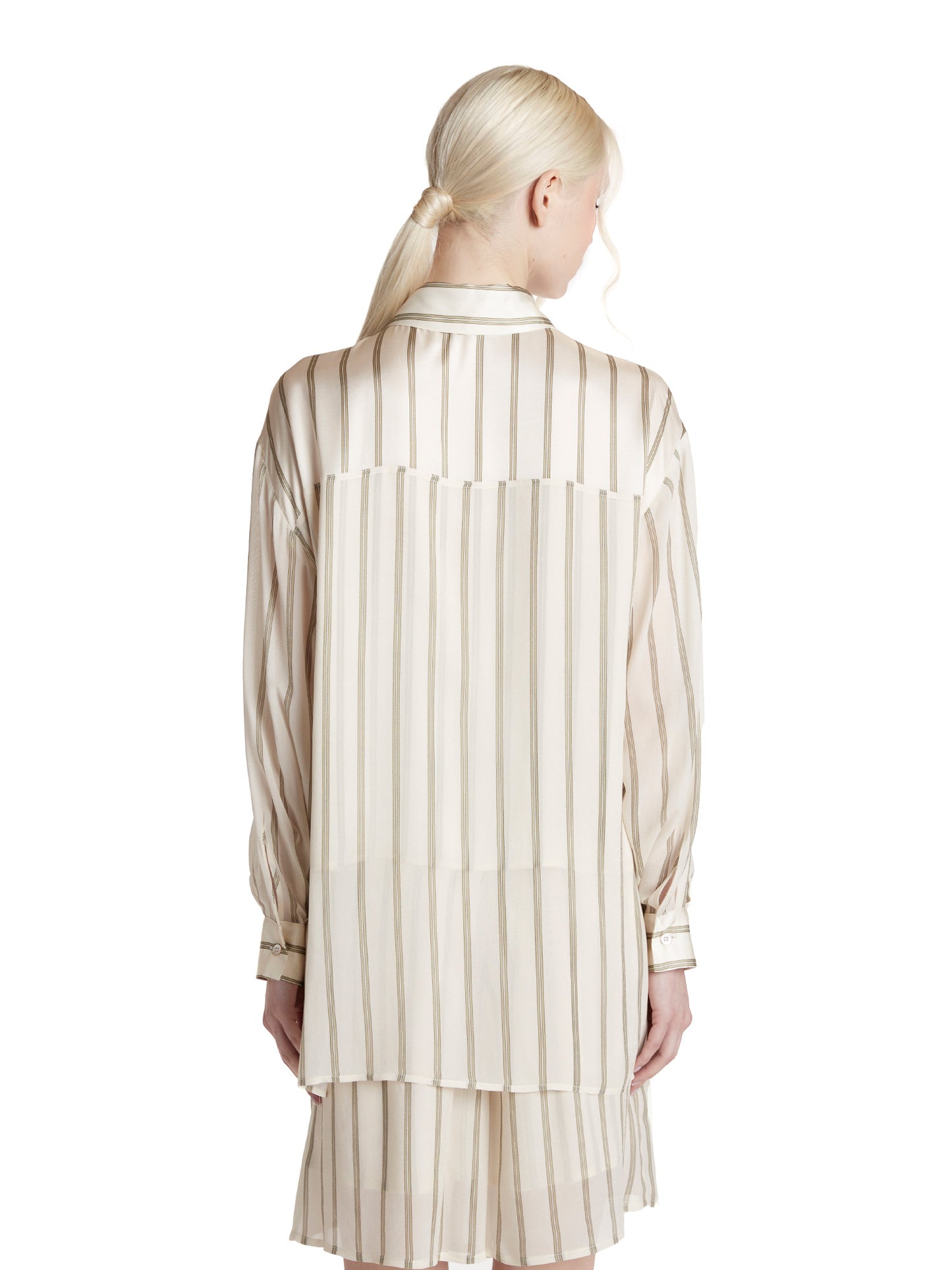 Shirt with asymmetrical hem