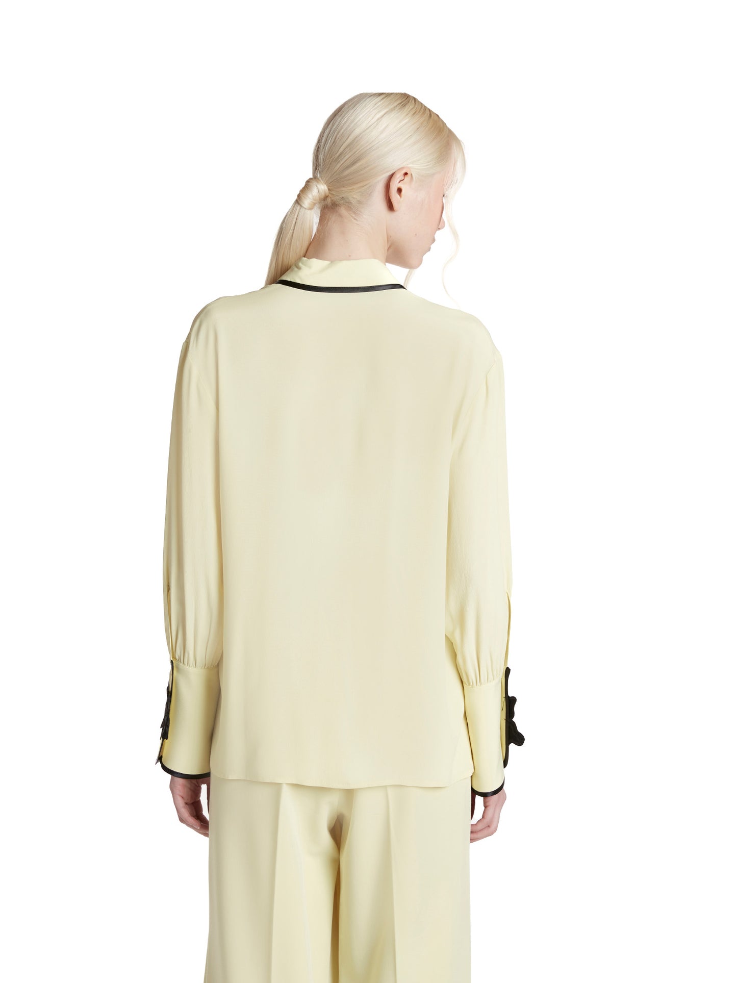 Shirt with contrasting details