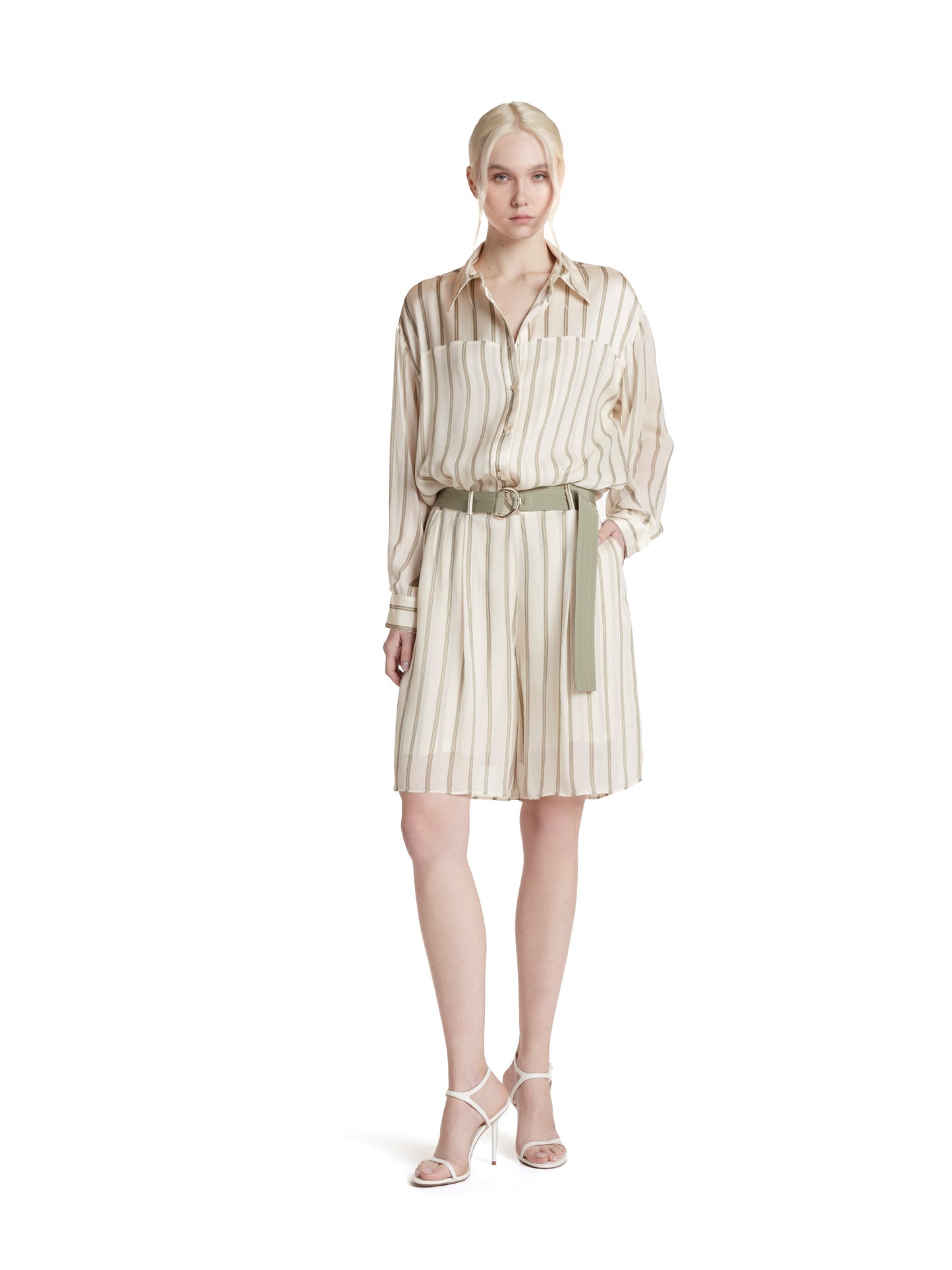 Flowing bermuda shorts